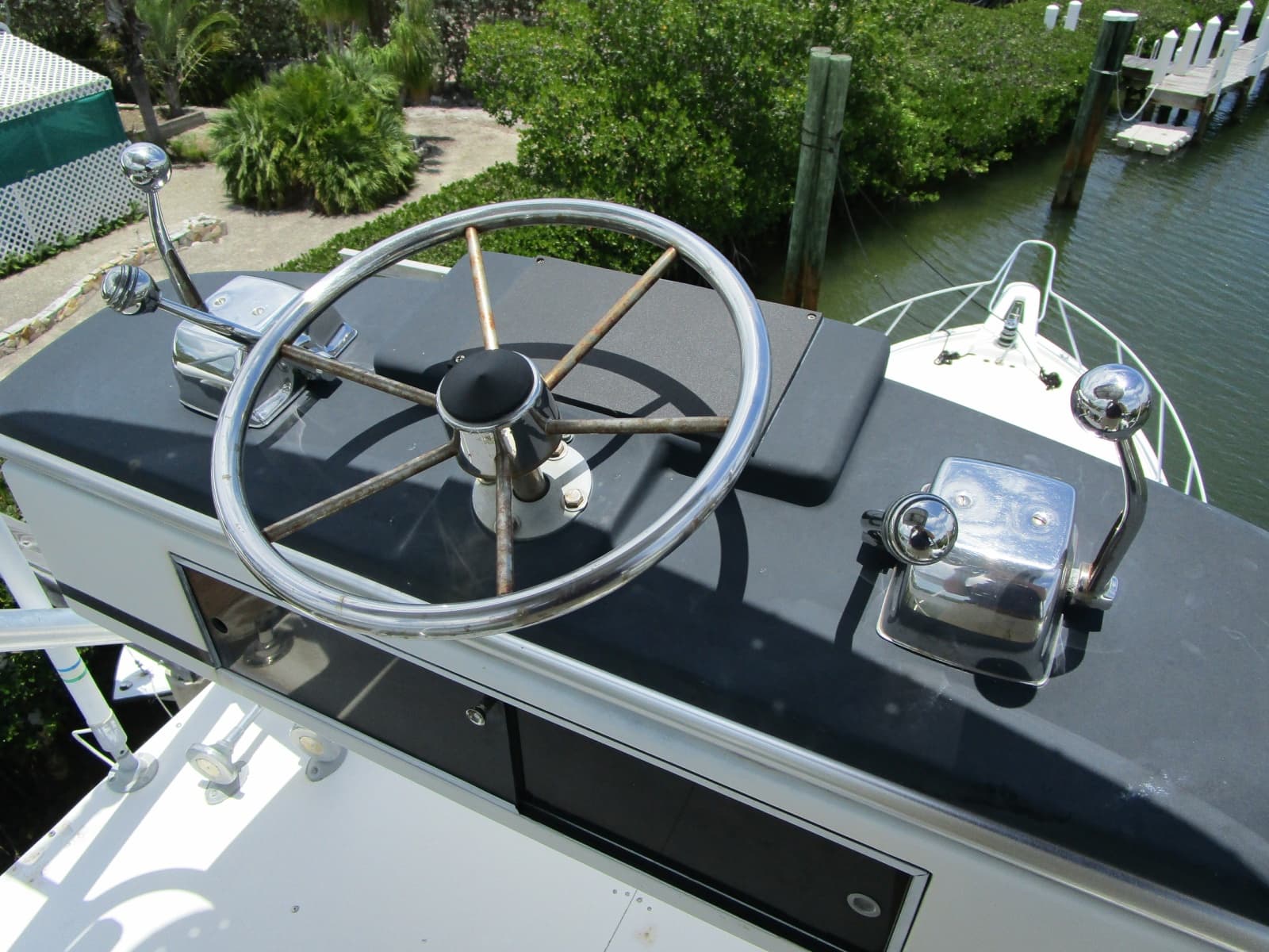 1976 Hatteras 53 Convertible - Photo 41