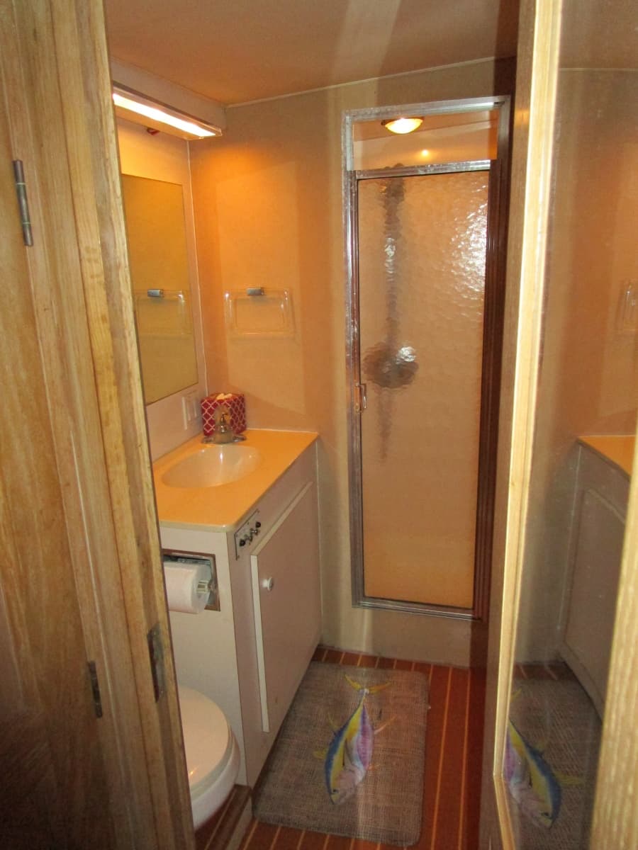 1976 Hatteras 53 Convertible - Photo 19