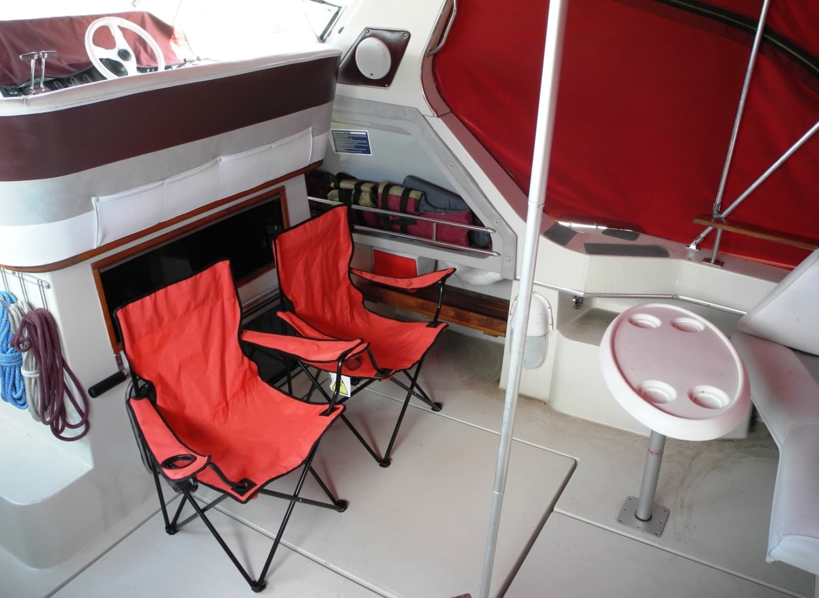1984 Cruisers Yachts Ultra Vee 336 - Photo 4