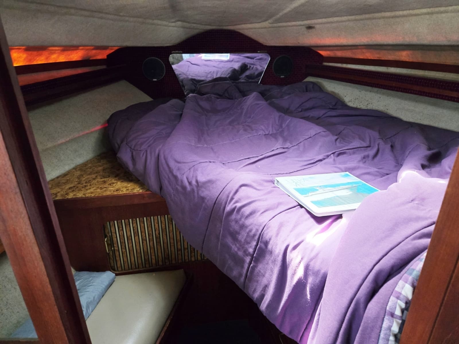 1984 Cruisers Yachts Ultra Vee 336 - Photo 18