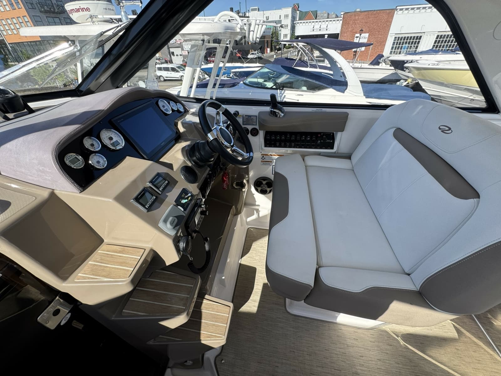 2016 Regal  - Photo 14