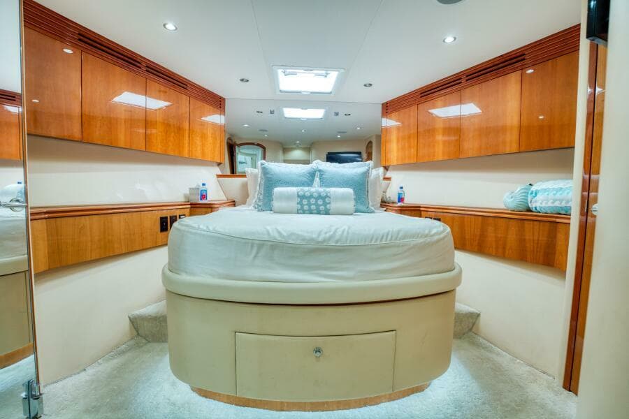 2007 Hatteras 80 Enclosed Bridge - Photo 40