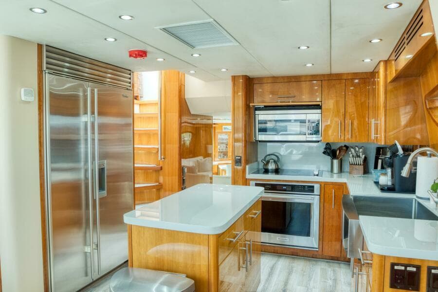 2007 Hatteras 80 Enclosed Bridge - Photo 21