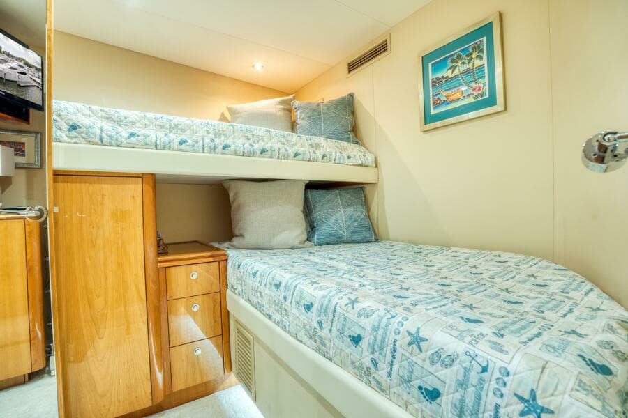 2007 Hatteras 80 Enclosed Bridge - Photo 43