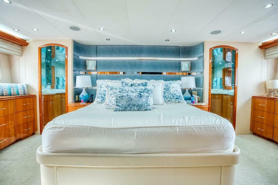2007 Hatteras 80 Enclosed Bridge - Photo 25