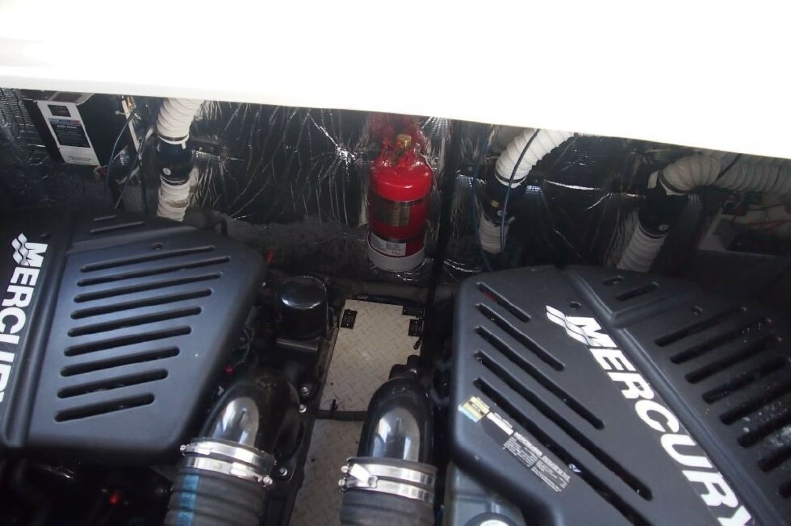 2002 Cruisers Yachts 3572 - Photo 9