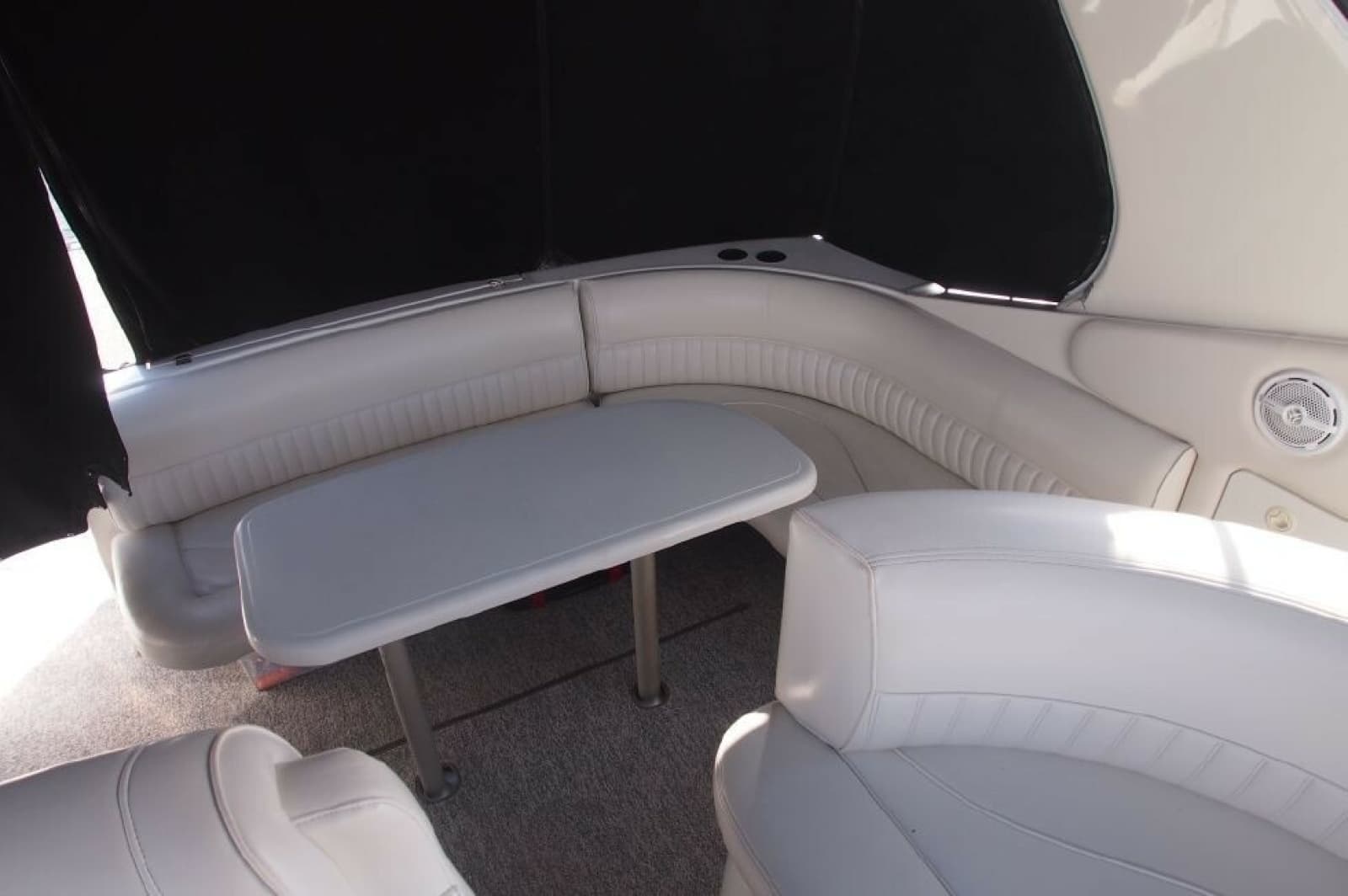 2002 Cruisers Yachts 3572 - Photo 10