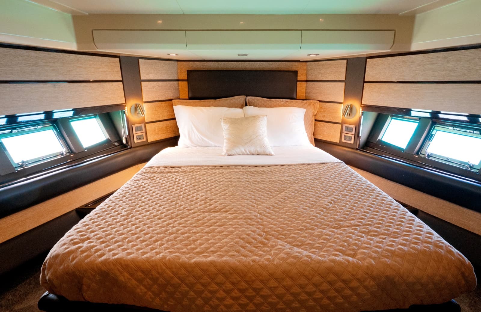 2011 Azimut 58 Fly - Photo 37