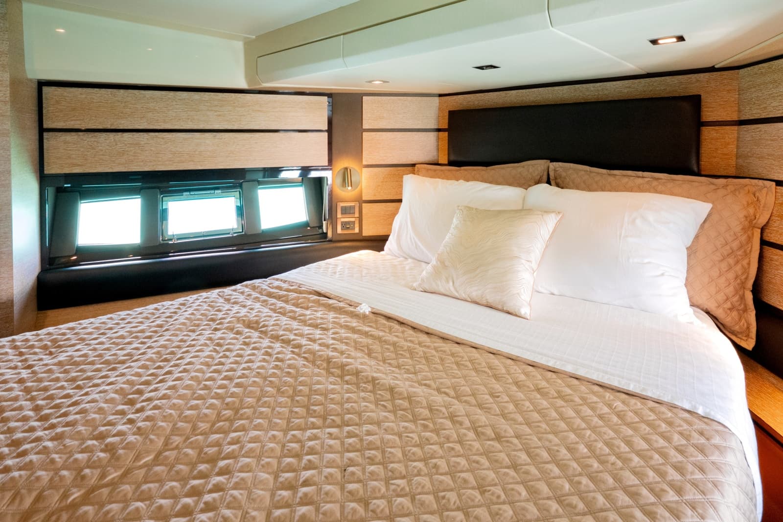 2011 Azimut 58 Fly - Photo 38