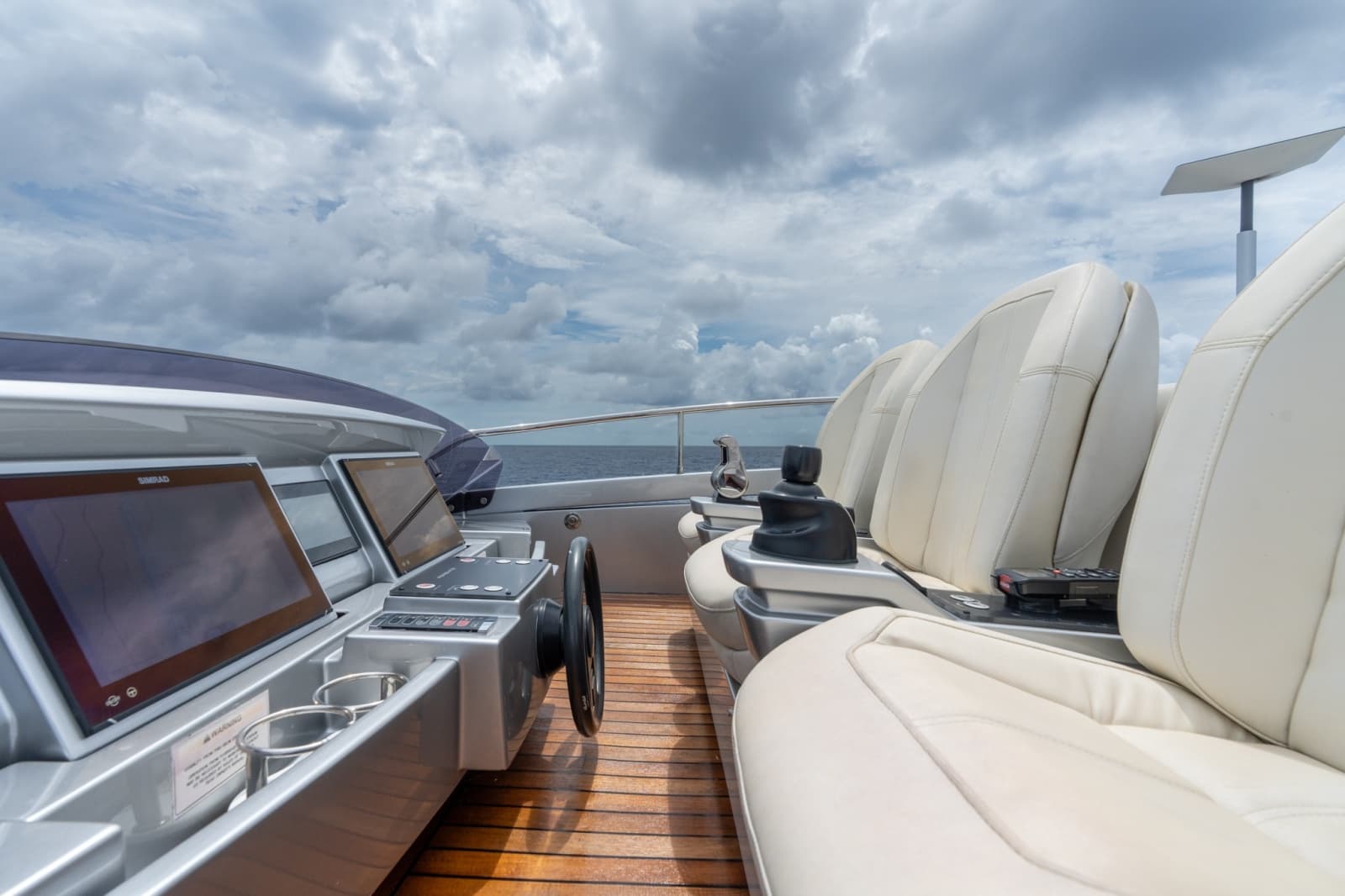 2020 Pershing 8X - Photo 25