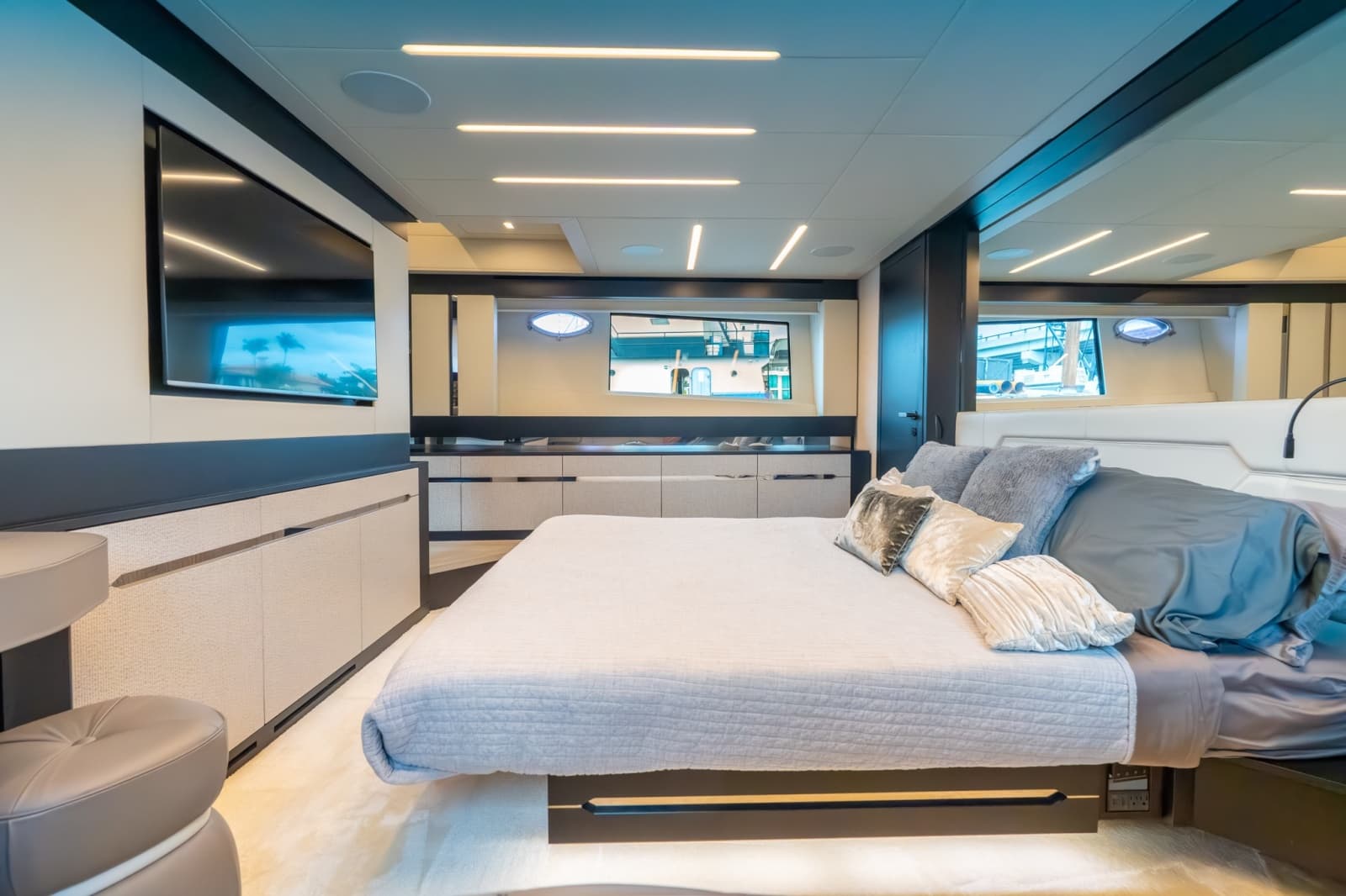 2020 Pershing 8X - Photo 57
