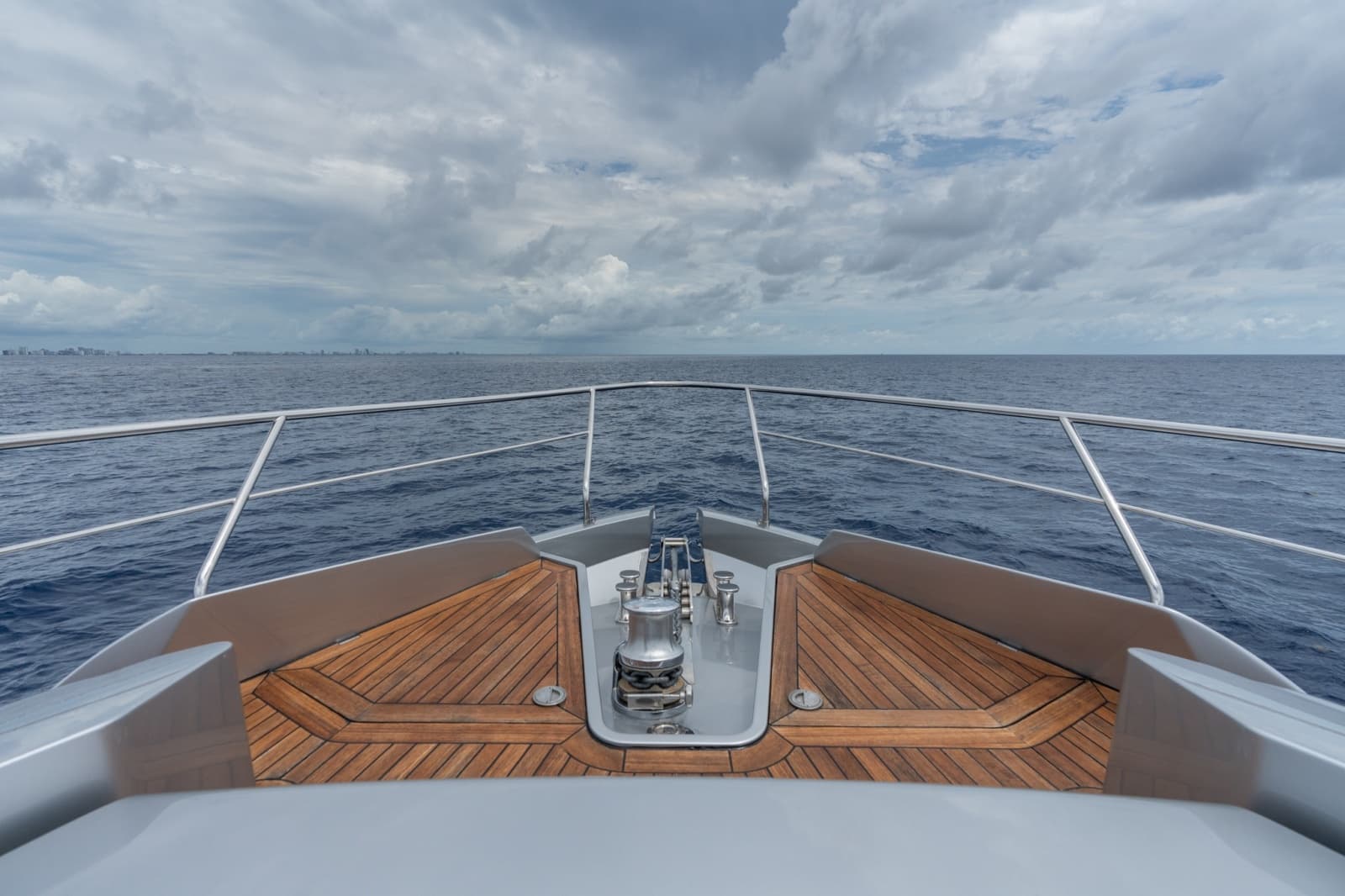 2020 Pershing 8X - Photo 31