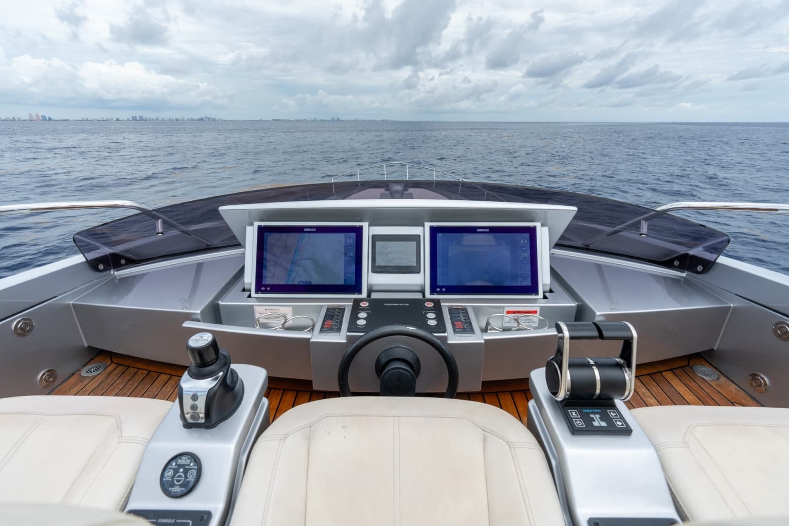 2020 Pershing 8X - Photo 28