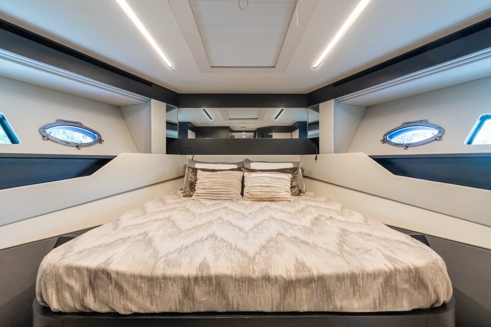 2020 Pershing 8X - Photo 54