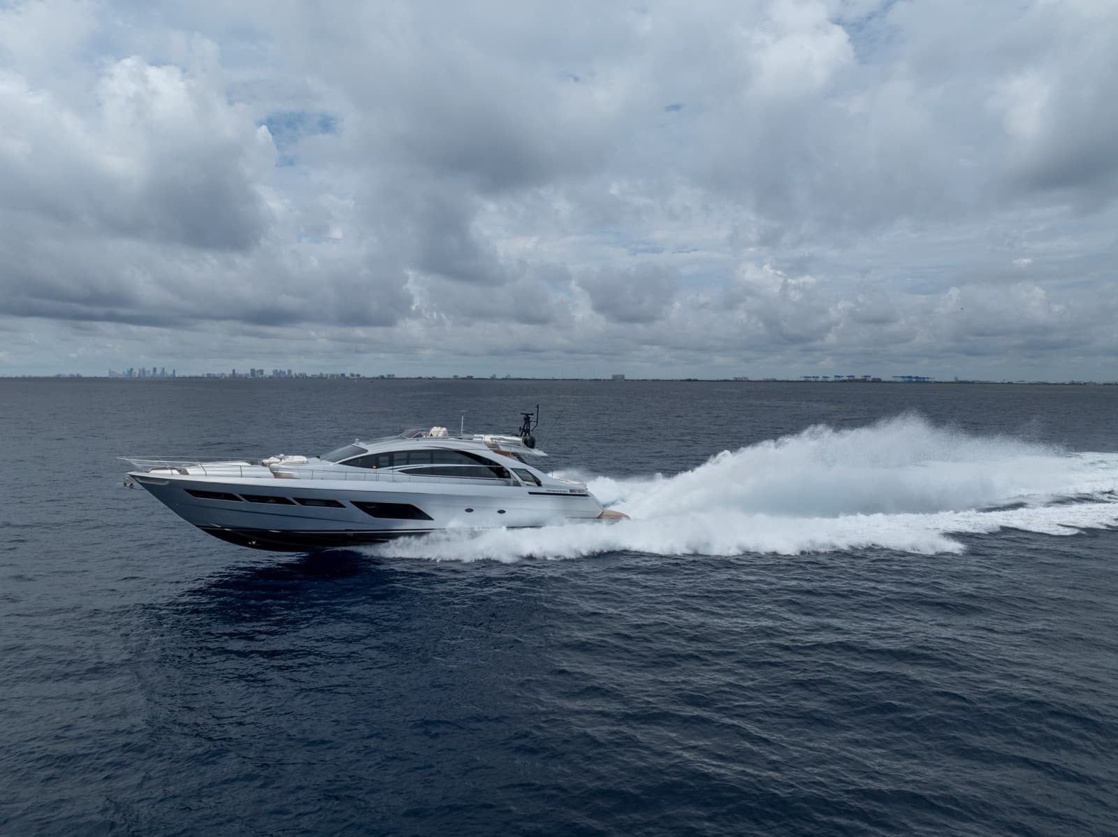 2020 Pershing 8X - Photo 15
