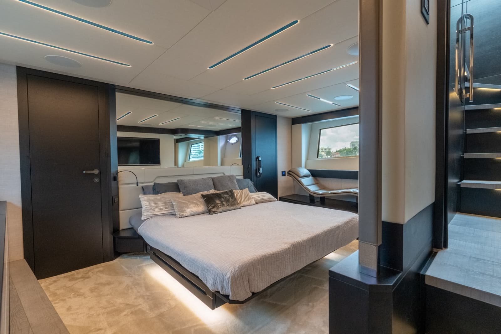 2020 Pershing 8X - Photo 55