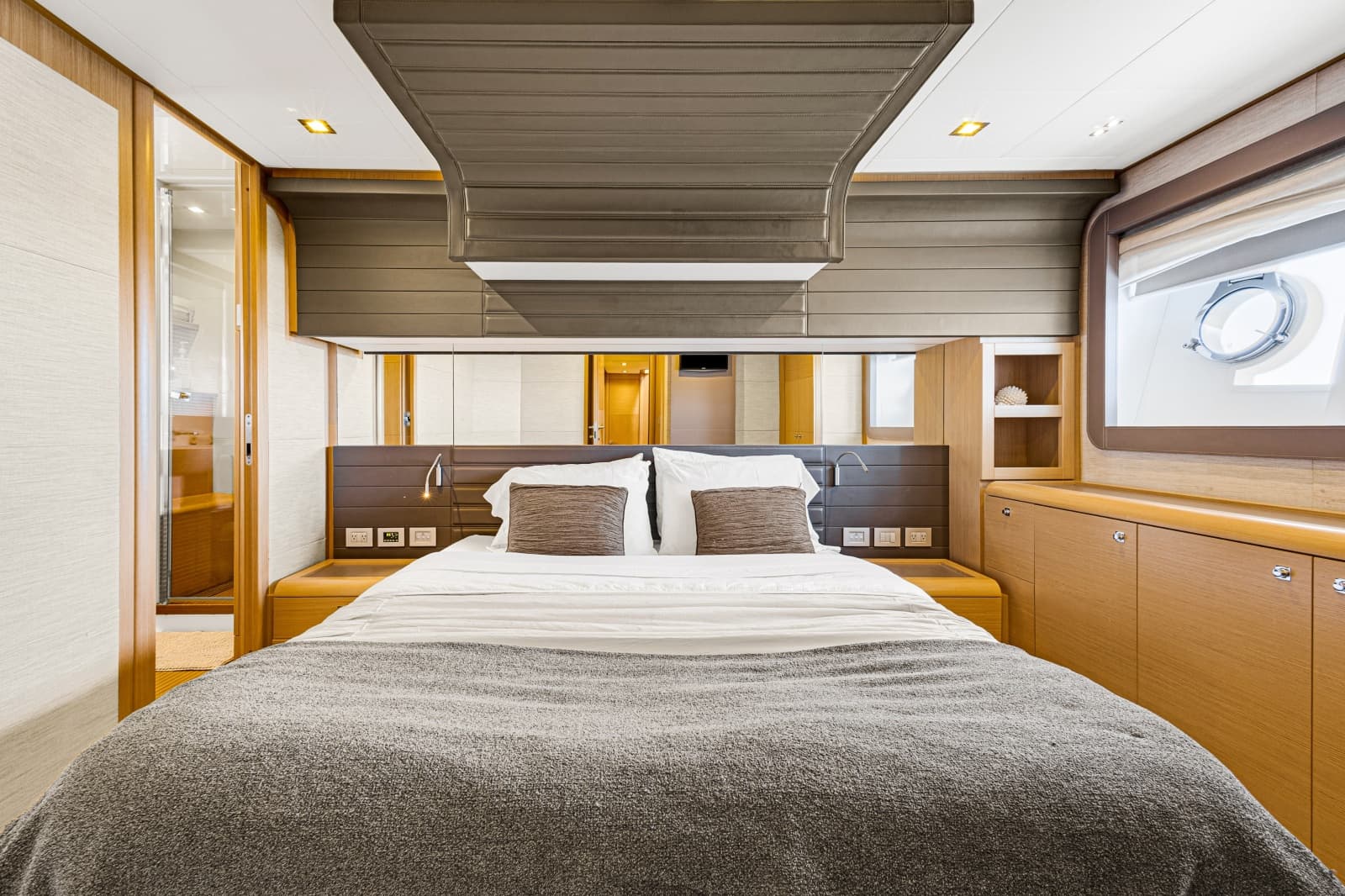 2013 Ferretti Yachts F800 - Photo 37