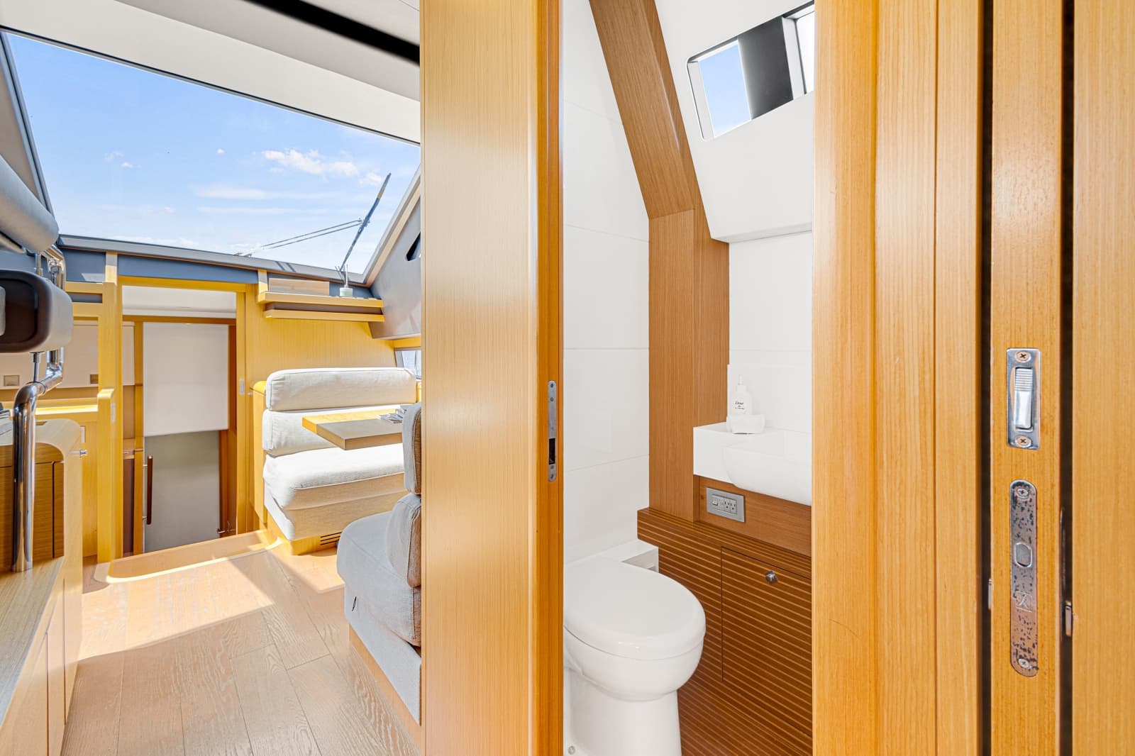 2013 Ferretti Yachts F800 - Photo 31