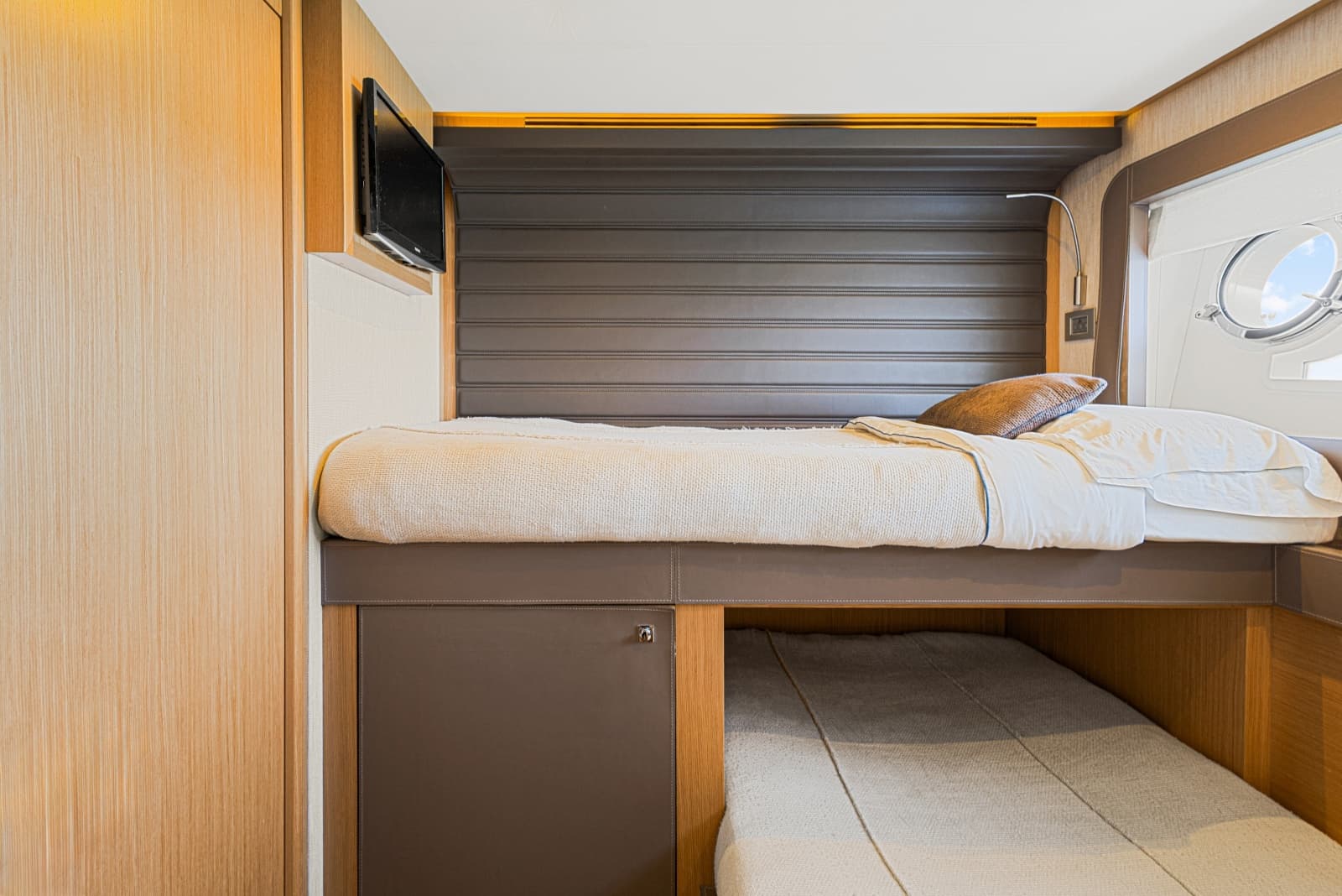 2013 Ferretti Yachts F800 - Photo 41