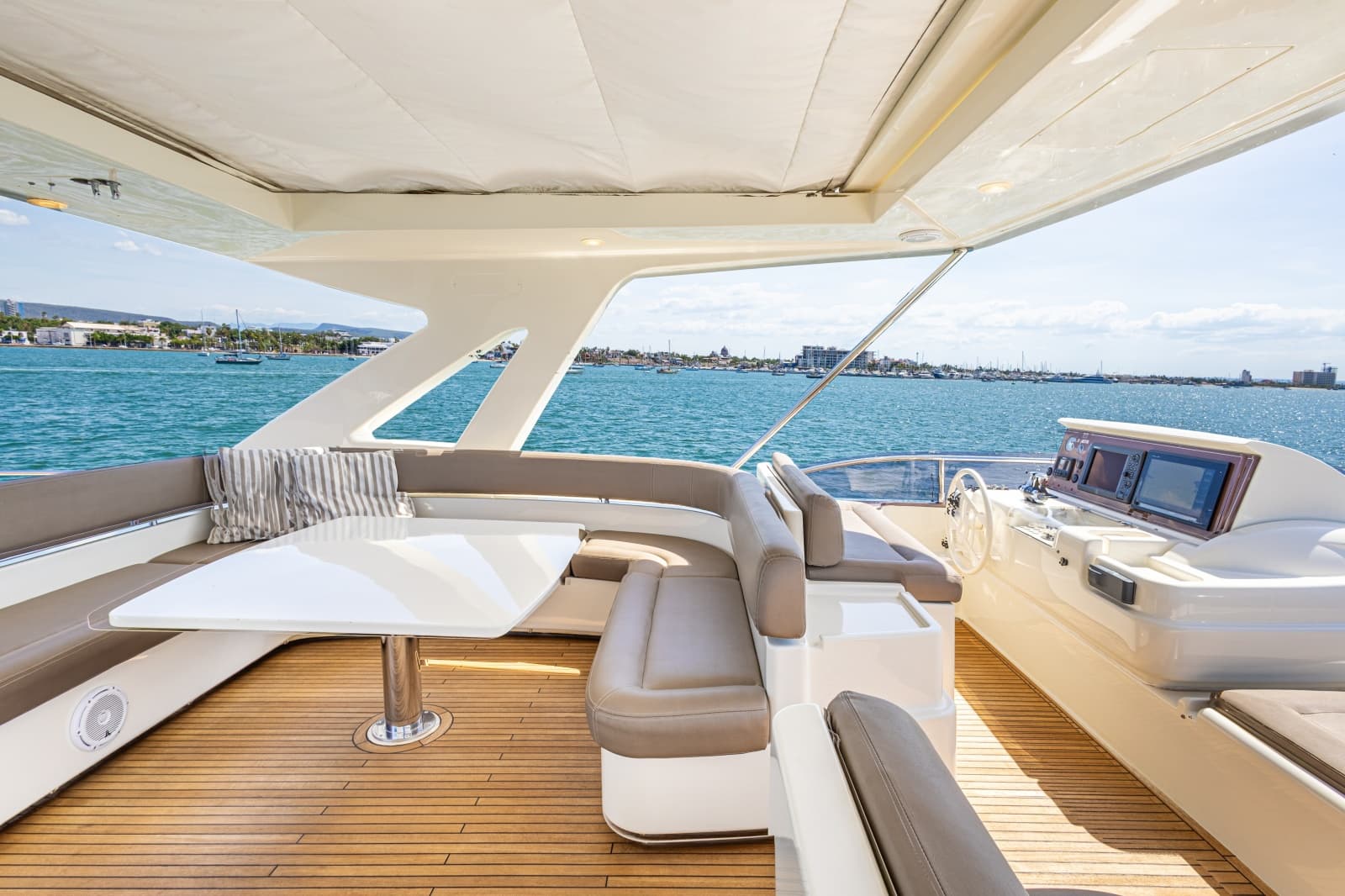 2013 Ferretti Yachts F800 - Photo 12