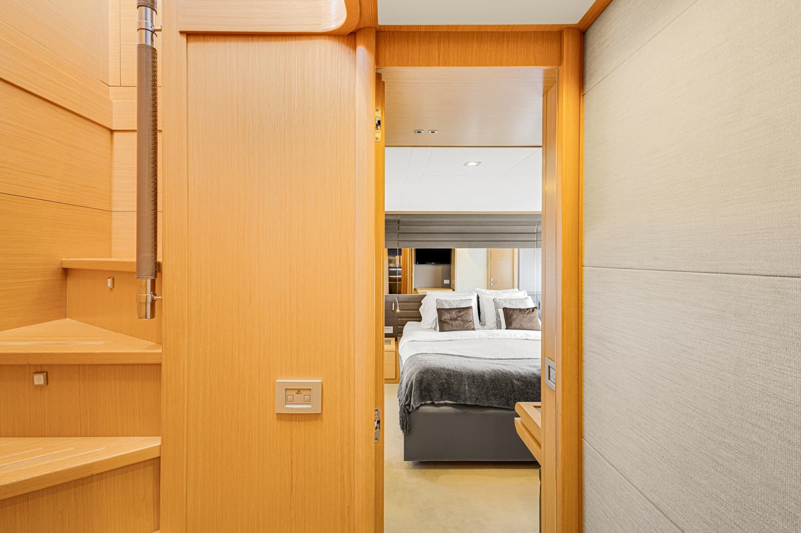 2013 Ferretti Yachts F800 - Photo 44