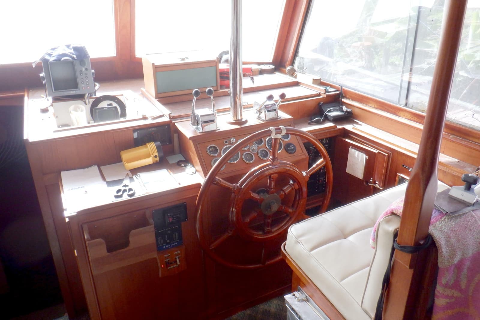 1980 Grand Banks 49 Classic - Photo 22