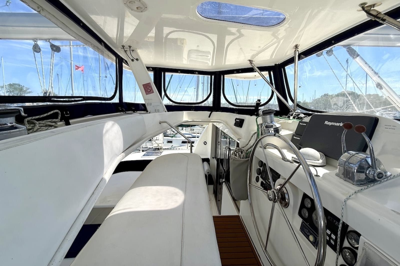 2010 Leopard 46 - Photo 23