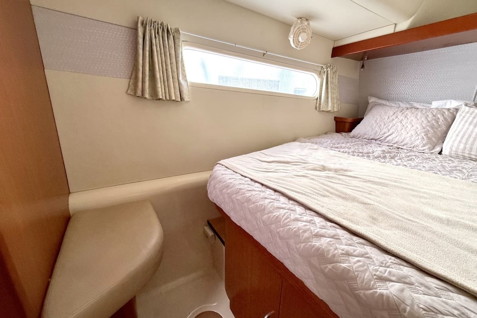 2010 Leopard 46 - Photo 72