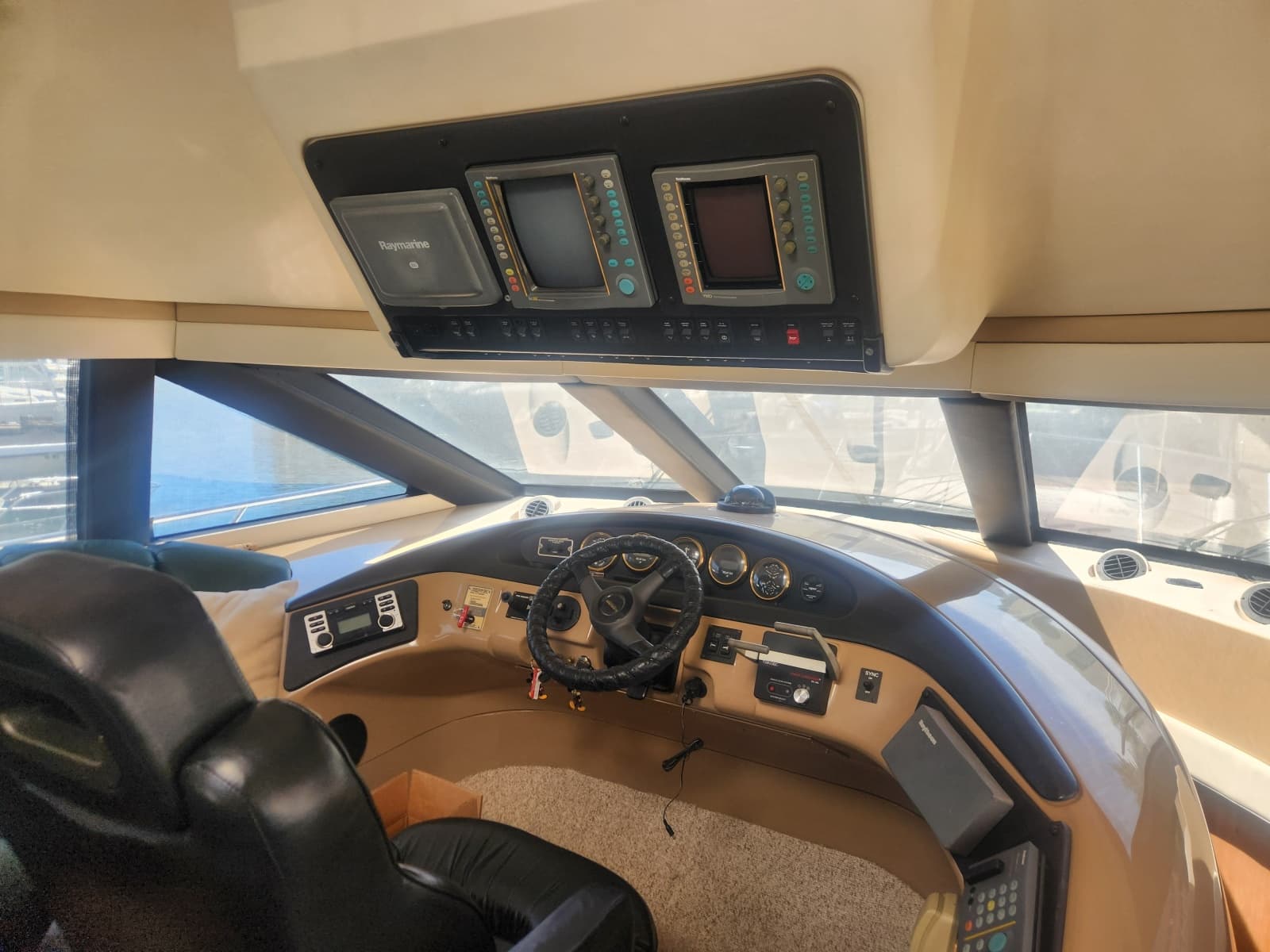 1998 Carver Voyager - Photo 7