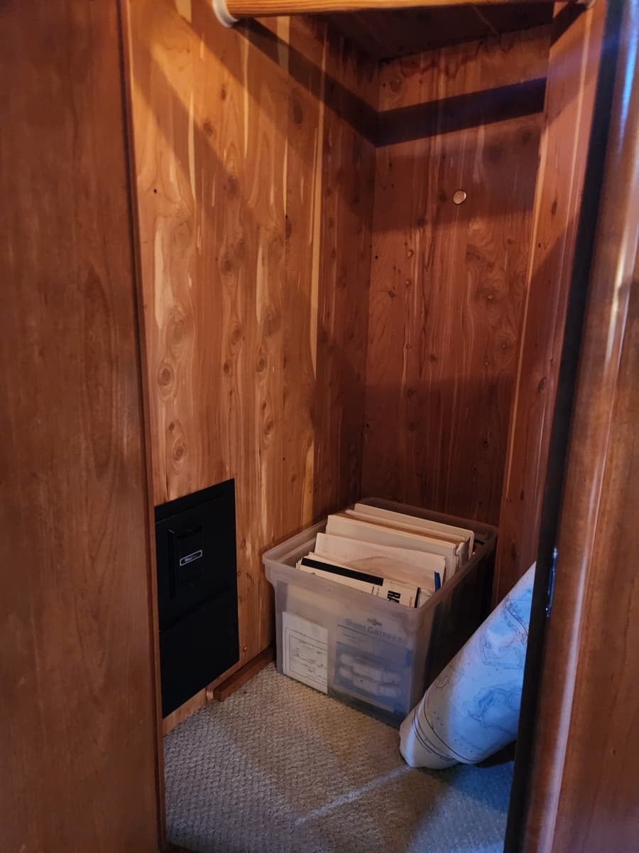 1998 Carver Voyager - Photo 31