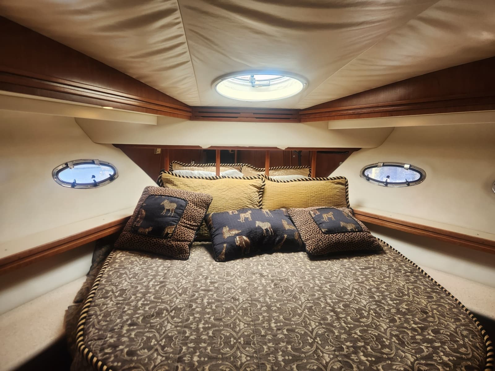 1998 Carver Voyager - Photo 8