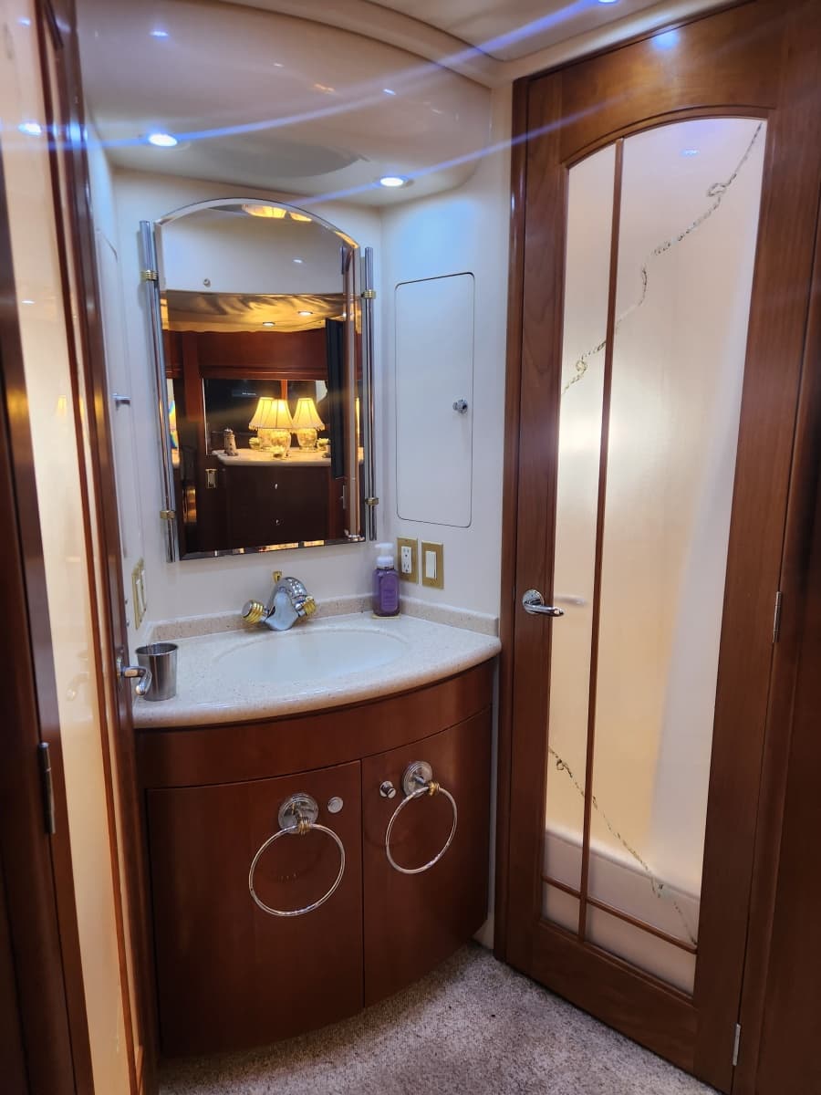 1998 Carver Voyager - Photo 29