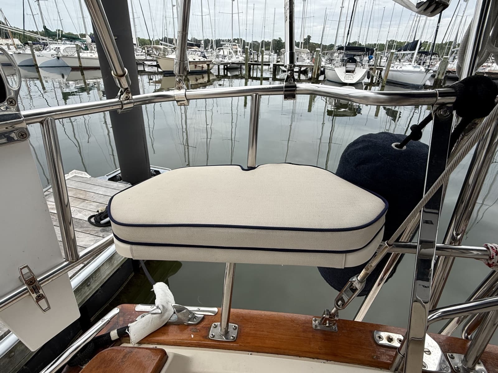 1997 Island Packet 350 - Photo 26