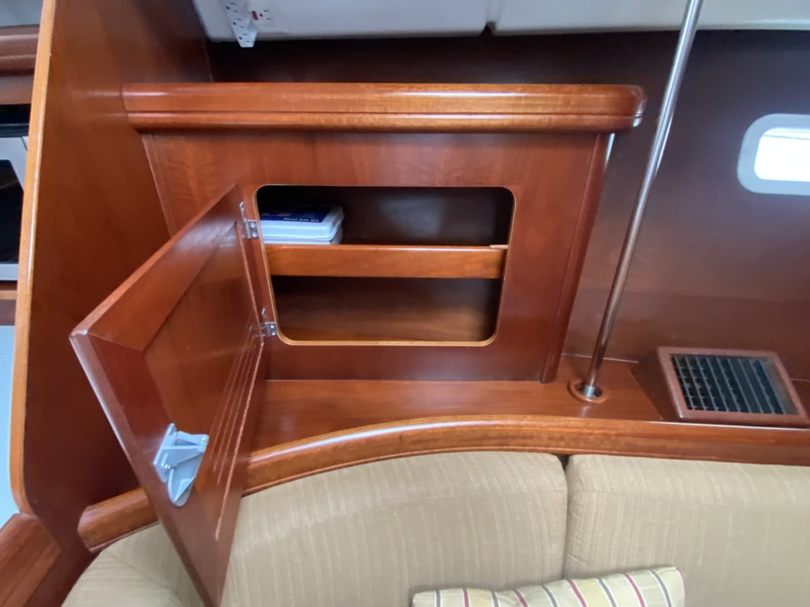 2004 Beneteau 373 - Photo 49