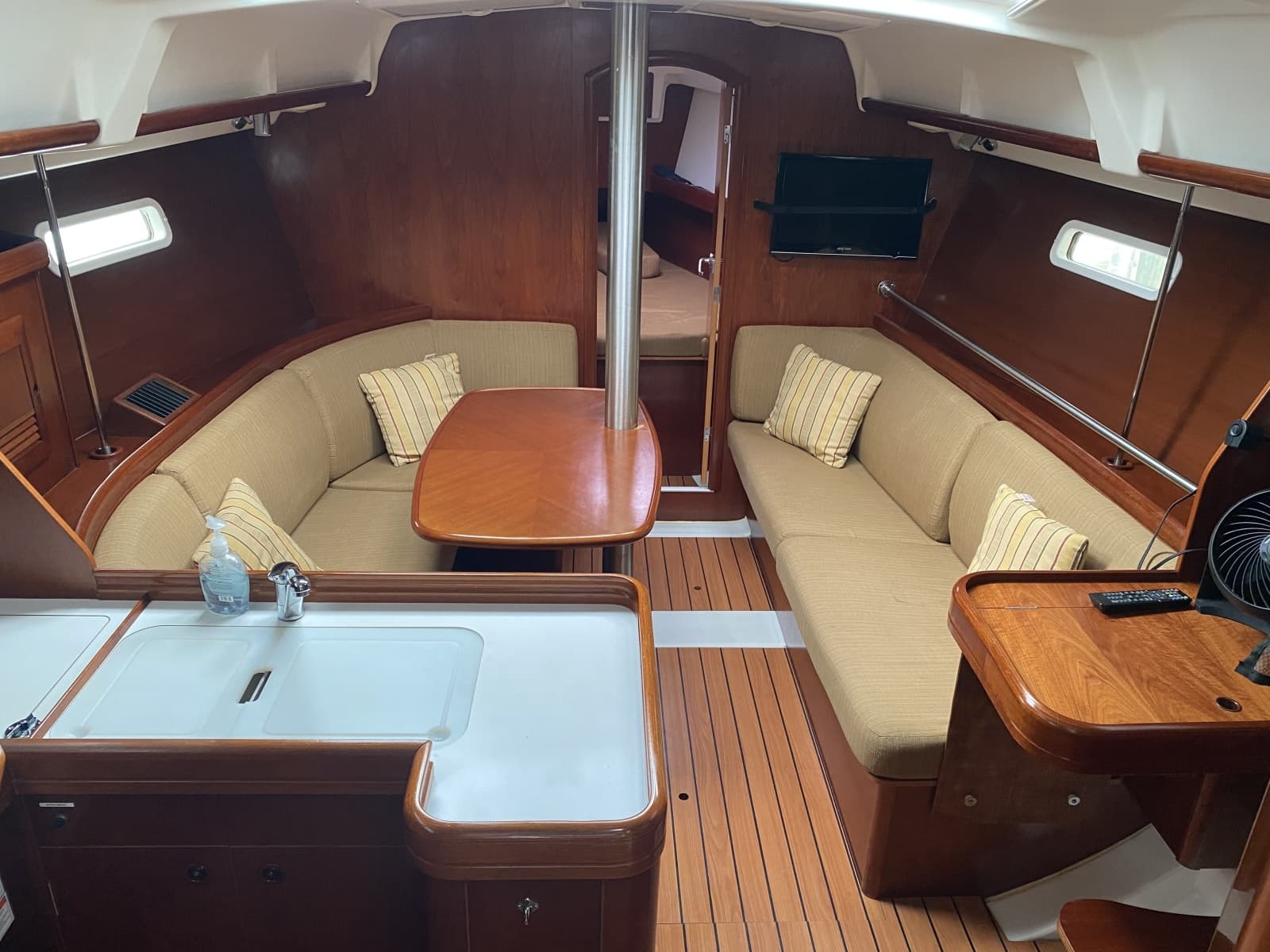 2004 Beneteau 373 - Photo 38