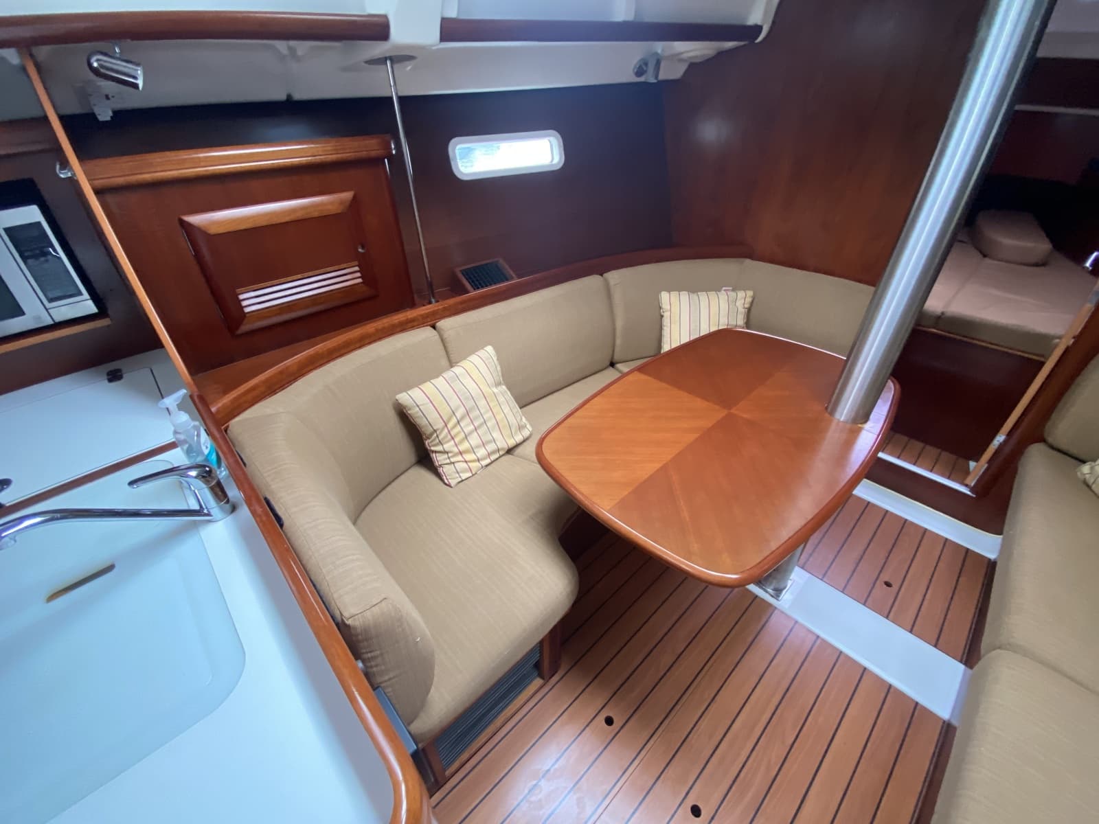 2004 Beneteau 373 - Photo 43