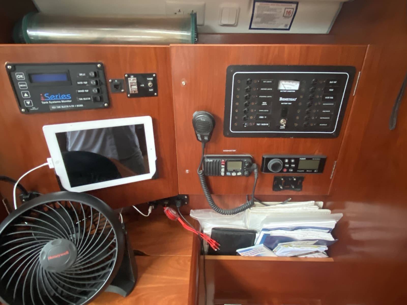 2004 Beneteau 373 - Photo 40