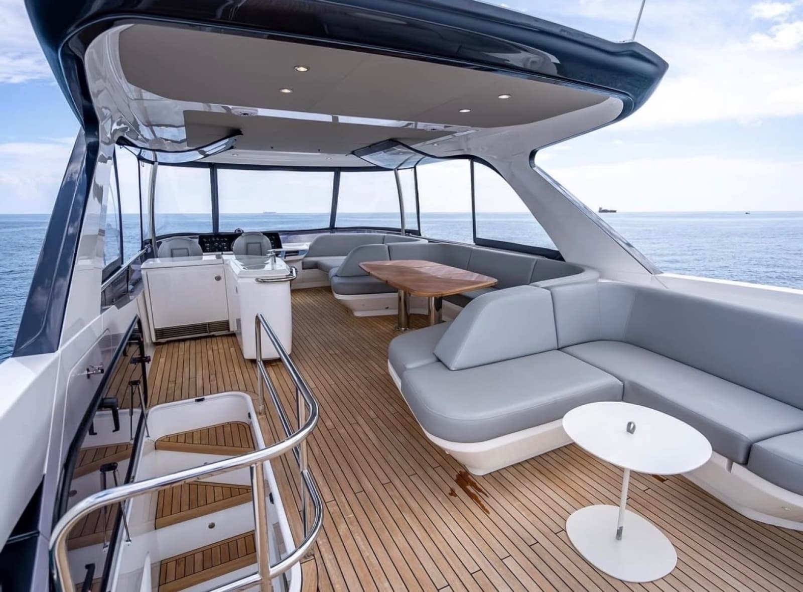 2023 Princess F65 - Photo 5
