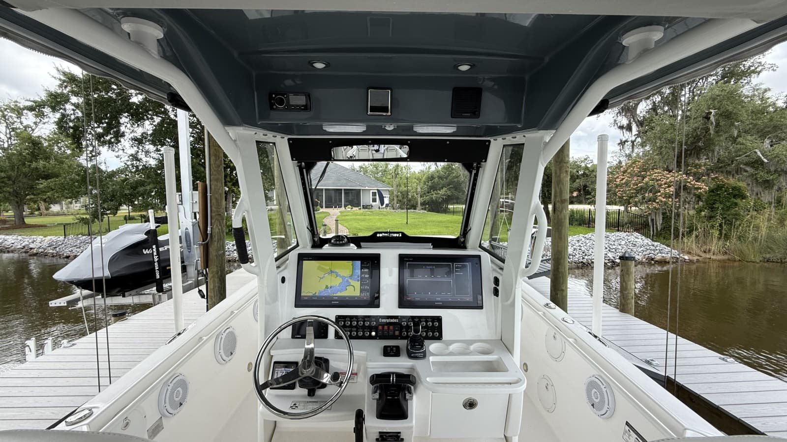 2016 Everglades 295 Center Console - Photo 9