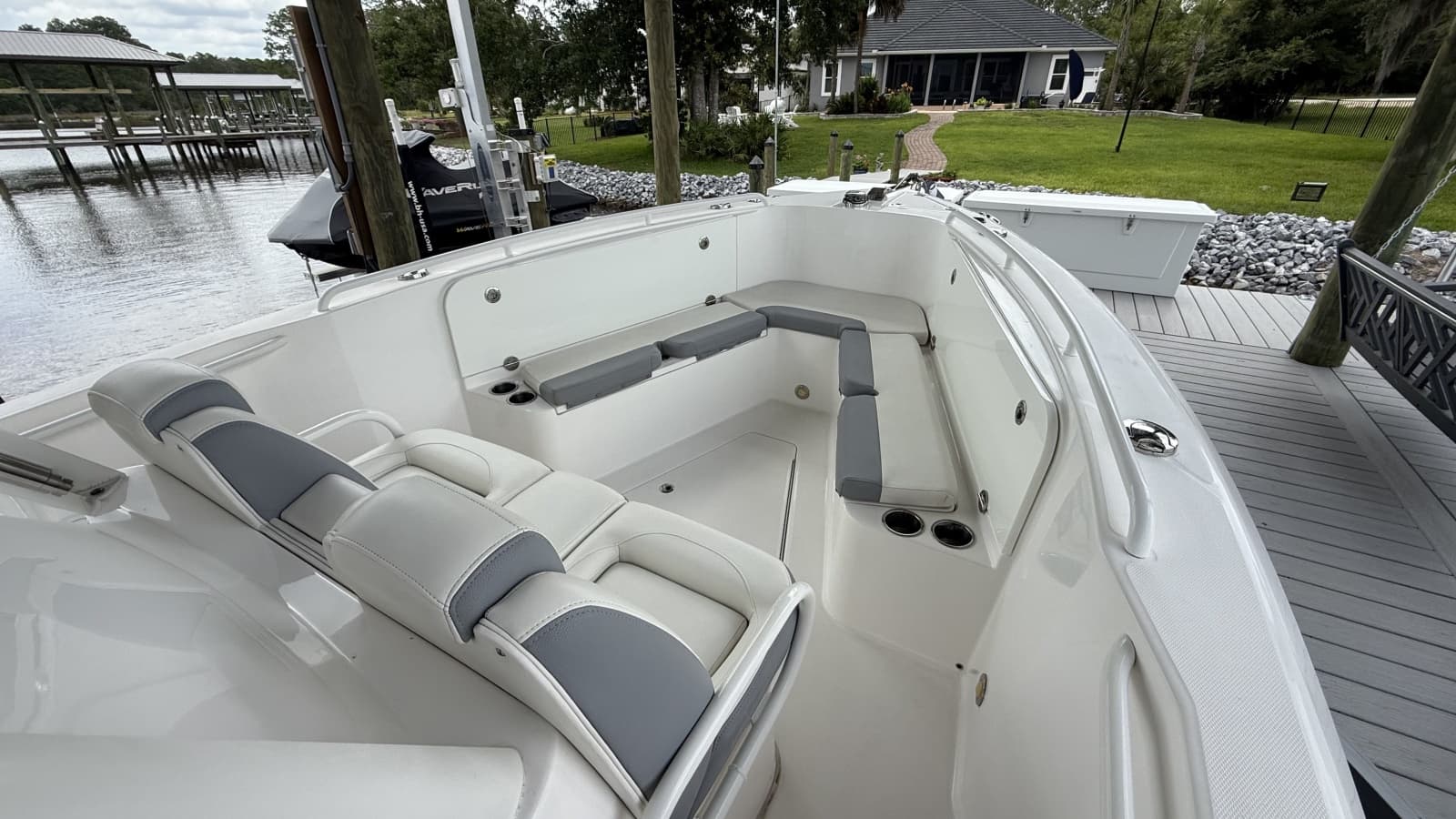 2016 Everglades 295 Center Console - Photo 35