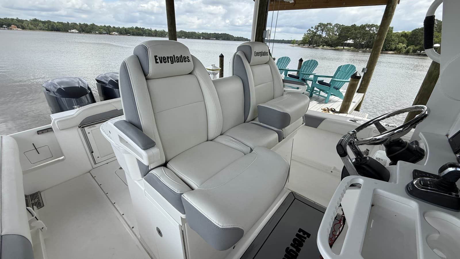 2016 Everglades 295 Center Console - Photo 16