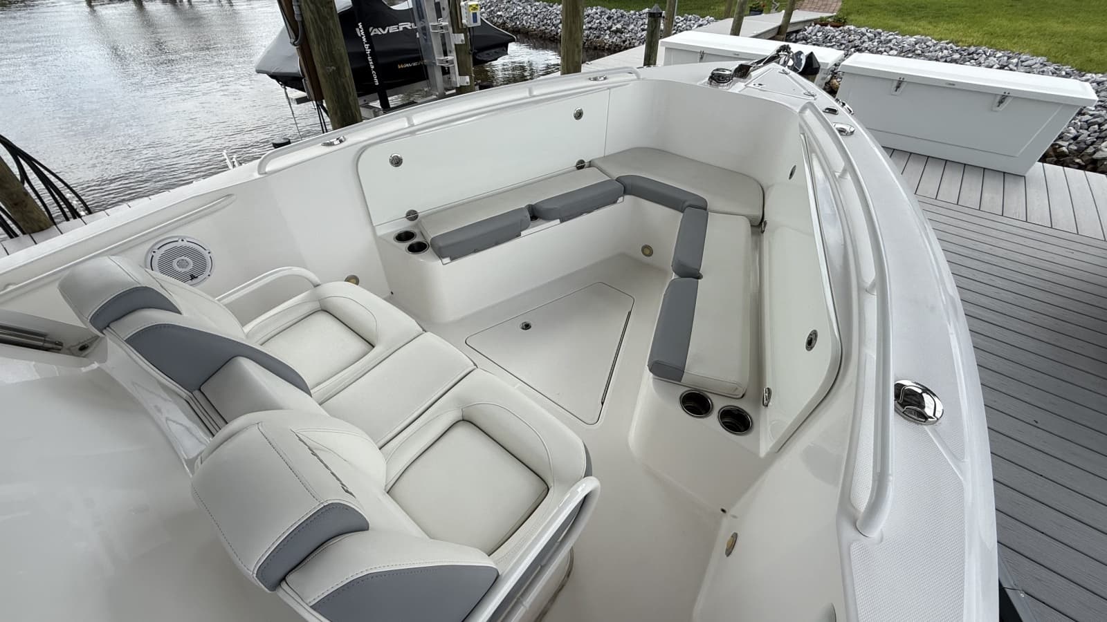 2016 Everglades 295 Center Console - Photo 24