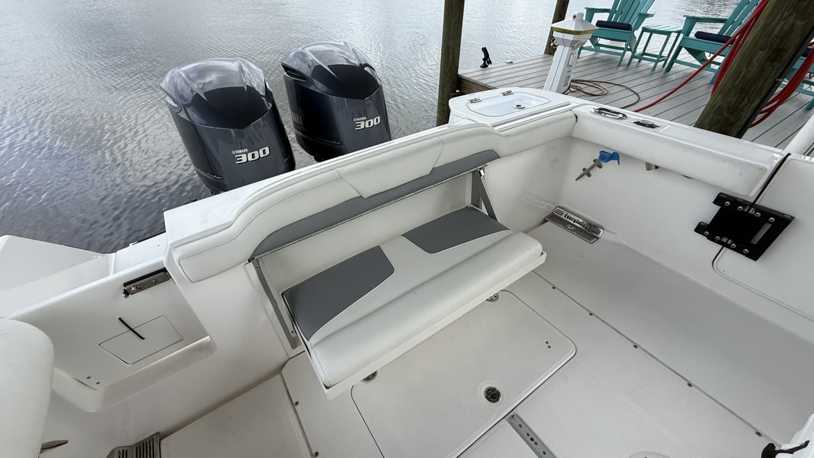 2016 Everglades 295 Center Console - Photo 33