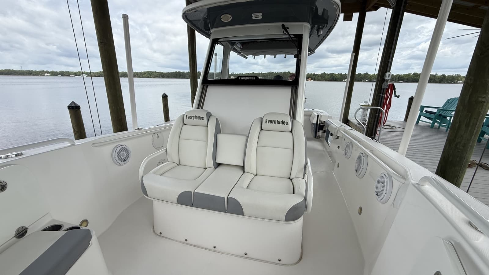 2016 Everglades 295 Center Console - Photo 34