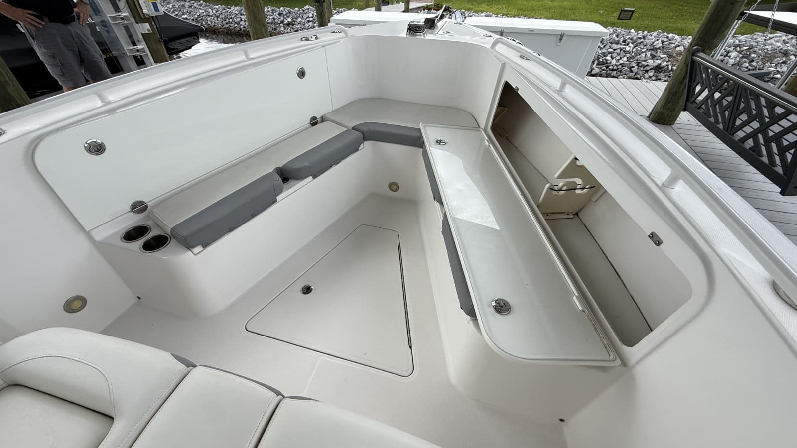 2016 Everglades 295 Center Console - Photo 25
