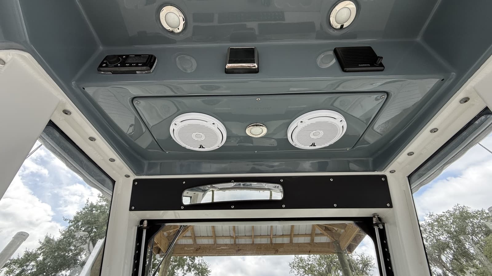 2016 Everglades 295 Center Console - Photo 11