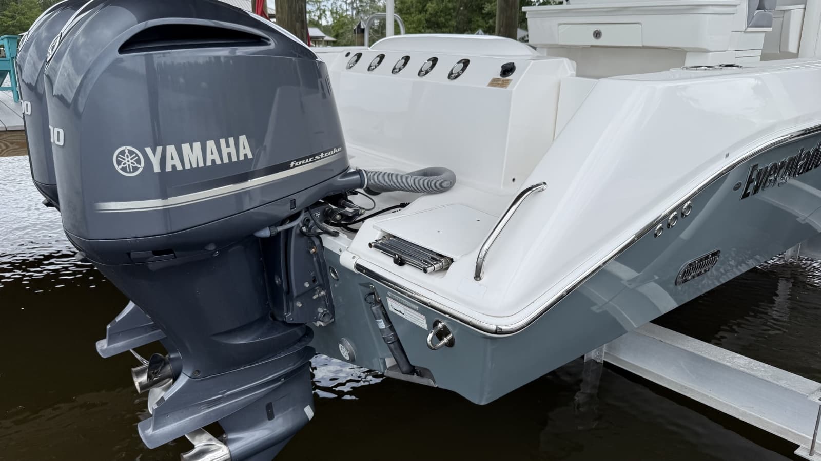 2016 Everglades 295 Center Console - Photo 14