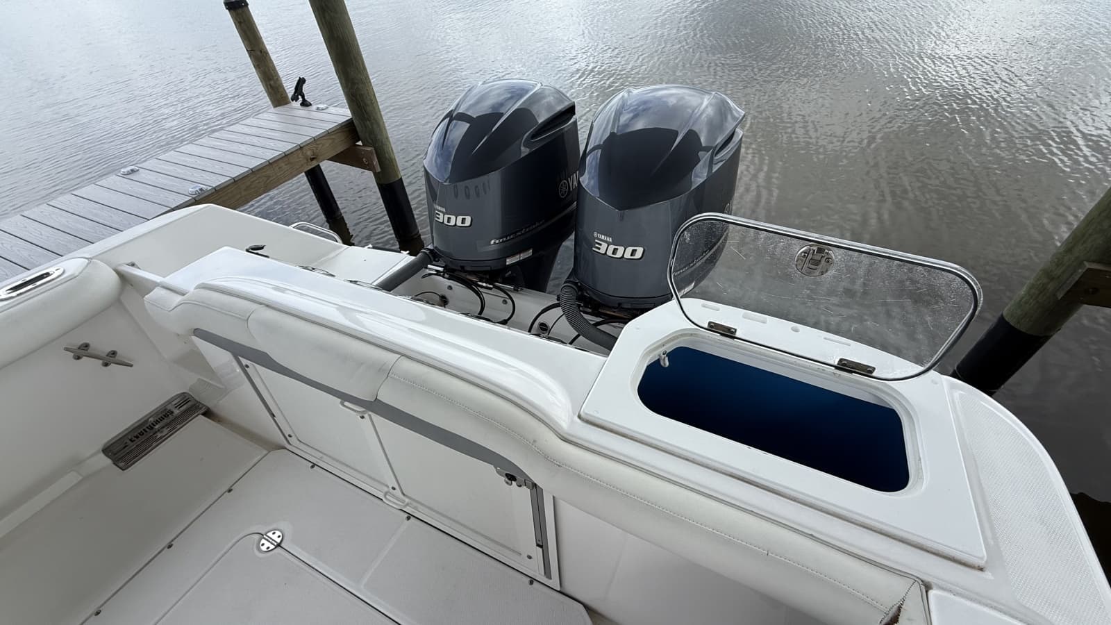 2016 Everglades 295 Center Console - Photo 31