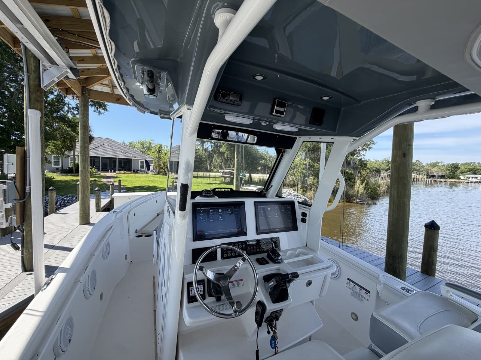 2016 Everglades 295 - Photo 3