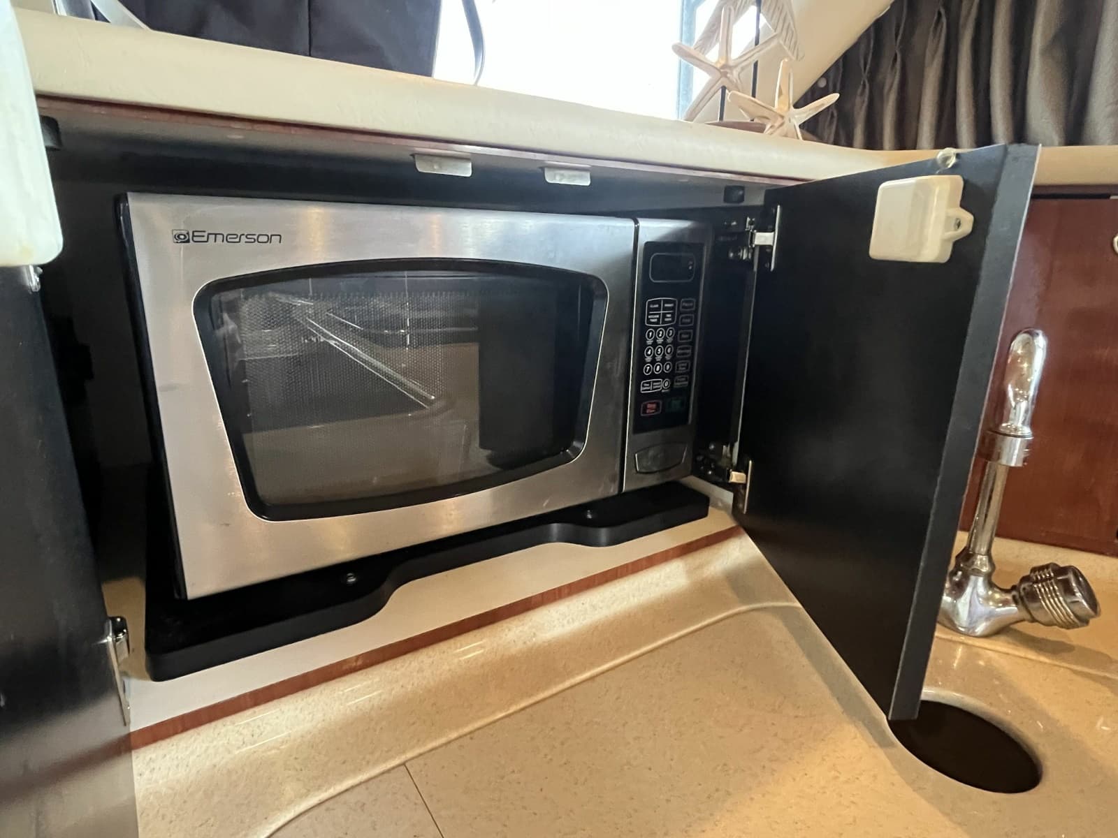 2003 Sea Ray 480 Sedan Bridge - Photo 34